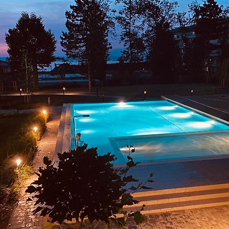 Medences Panoramas Balatom Apartman Siófok Exterior foto